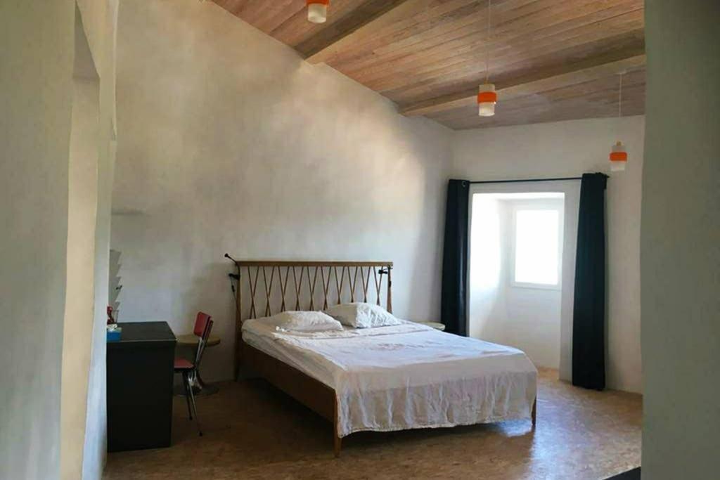 Logement De Charme A Joyeuse Apartment Bagian luar foto
